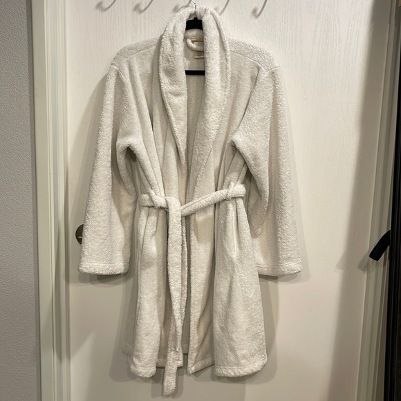 S/M Charlotte Robe - Picture 1 of 3